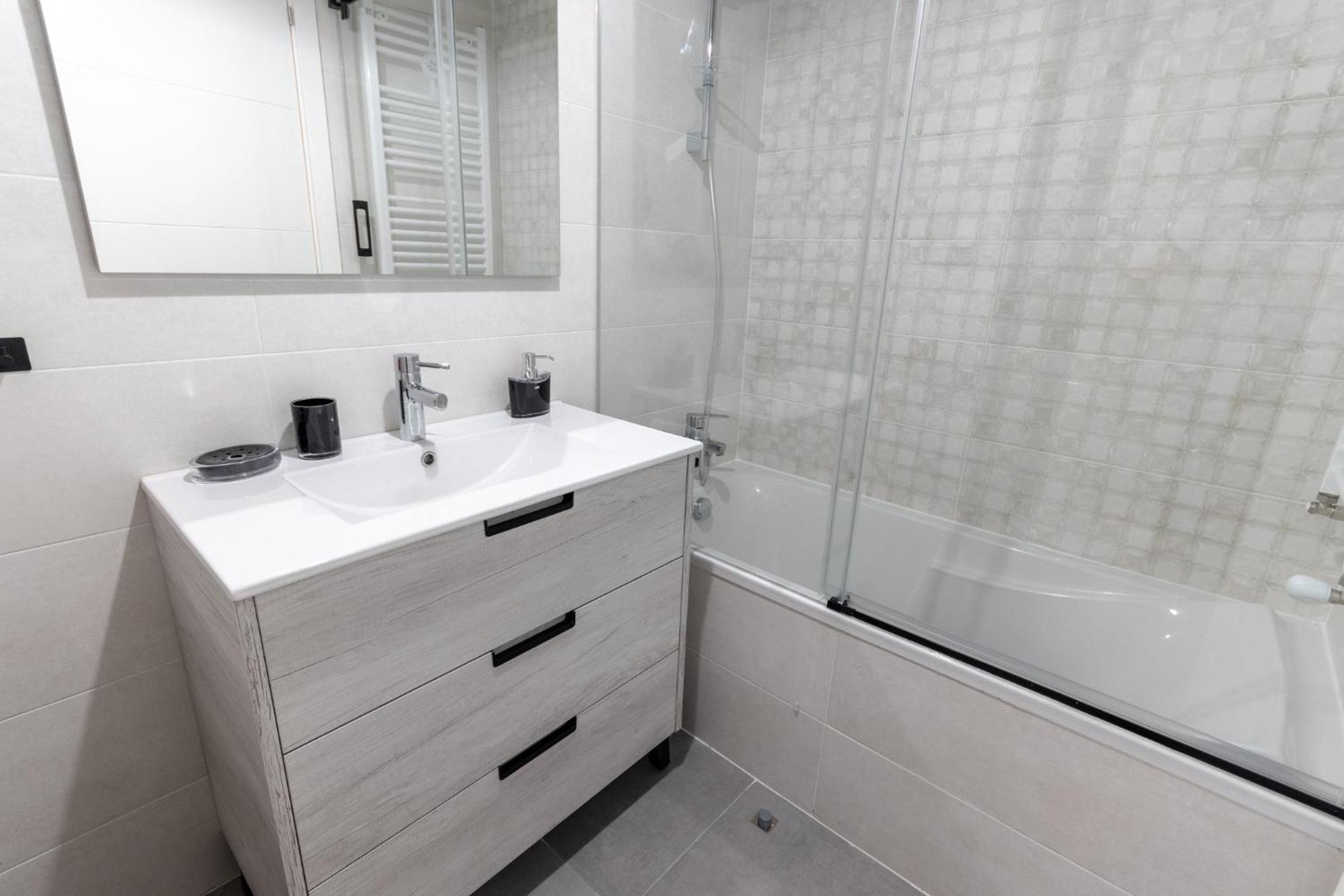 Xirimiri Apartment By People Rentals Бильбао Экстерьер фото